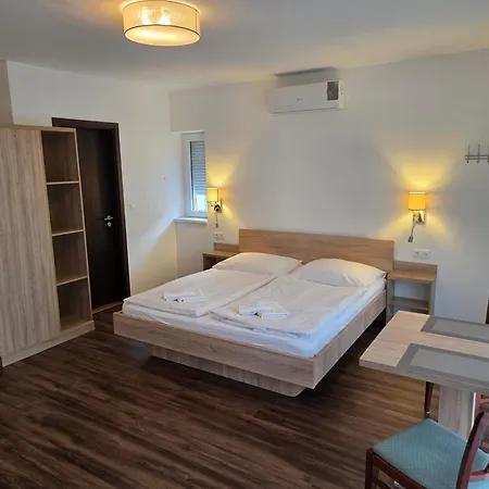 Adam Apartmanhaz Siofok Exterior photo